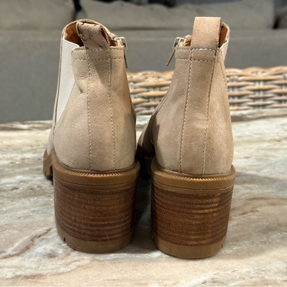 Women’s LUCKY BRAND Sumah suede chunky ankle boot- Dune. Size 8.5. - Picture 6 of 10